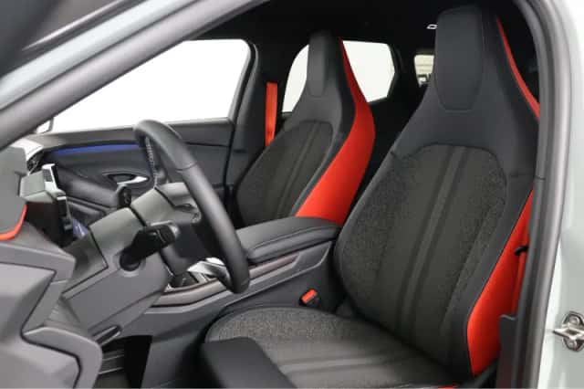 Ford Explorer (2026) thumbnail 6