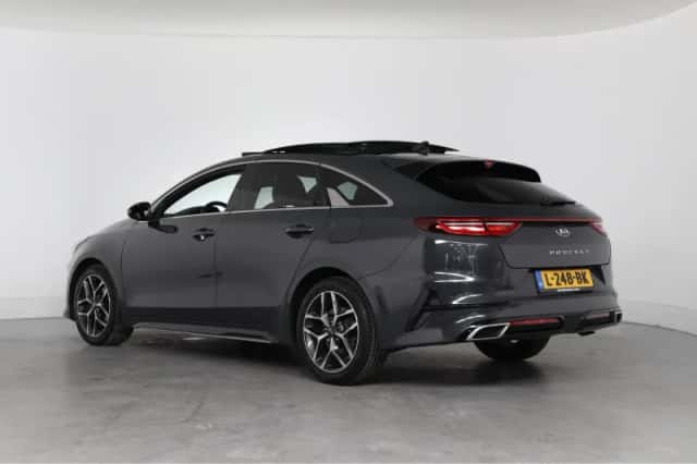 Kia Proceed (2021) thumbnail 3