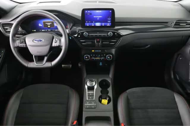 Ford Kuga (2020) thumbnail 4