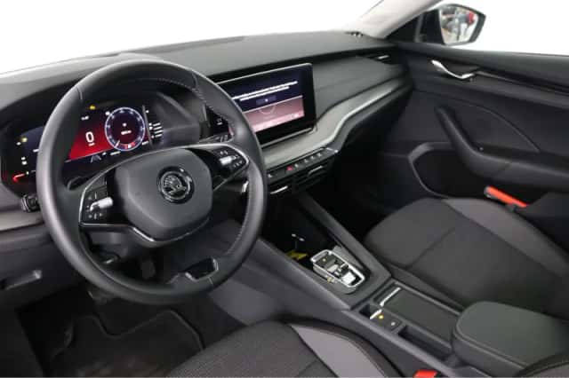 Škoda Octavia (2022) thumbnail 5