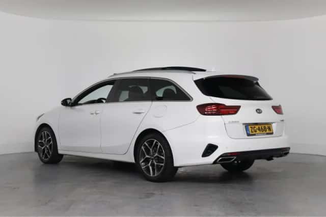 Kia Ceed Sportswagon (2019) thumbnail 3