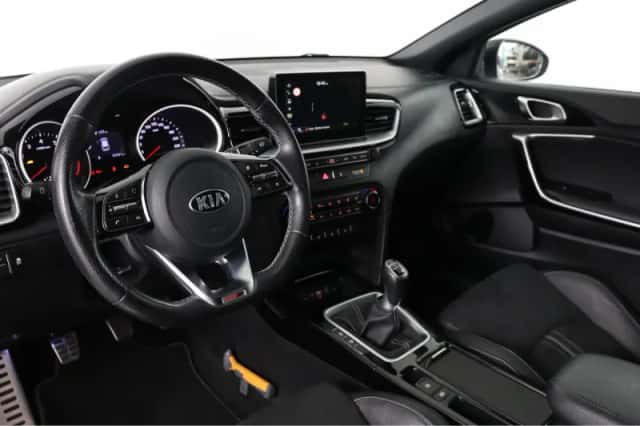 Kia Ceed Sportswagon (2019) thumbnail 5