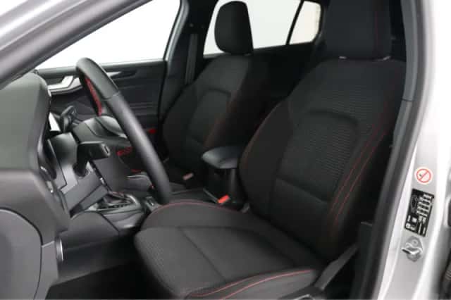 Ford Focus (2025) thumbnail 6