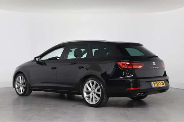 SEAT Leon (2018) thumbnail 3