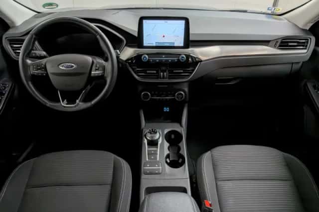 Ford Kuga (2021) thumbnail 2