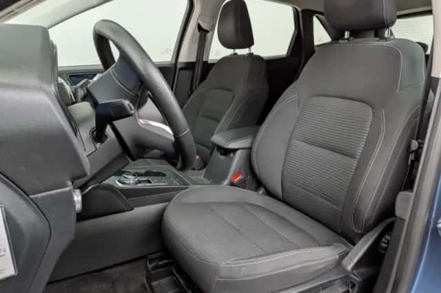 Ford Kuga (2021) thumbnail 3