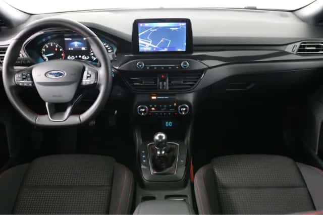 Ford Focus (2021) thumbnail 4