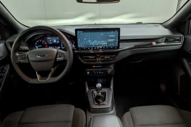 Ford Focus (2024) thumbnail 2
