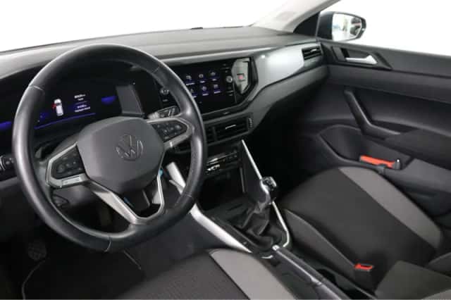Volkswagen Polo (2023) thumbnail 5