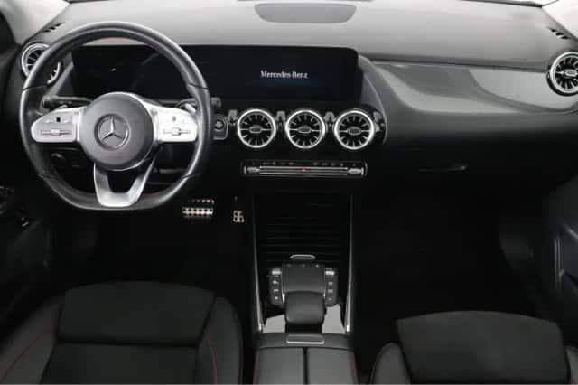 Mercedes-Benz GLA-Klasse (2021) thumbnail 2