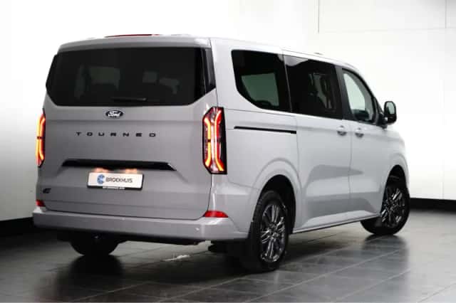 Ford Tourneo Custom (2025) thumbnail 3