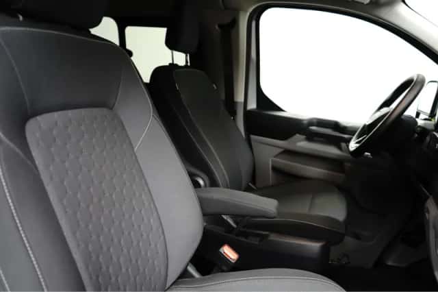 Ford Tourneo Custom (2025) thumbnail 6