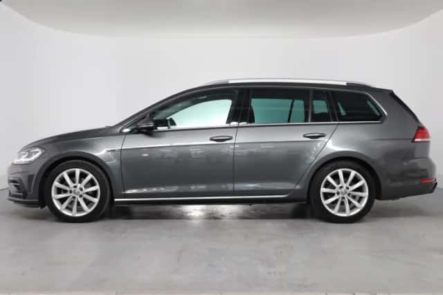 Volkswagen Golf (2018) thumbnail 2
