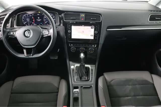 Volkswagen Golf (2018) thumbnail 4