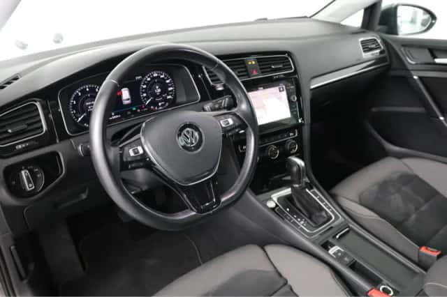 Volkswagen Golf (2018) thumbnail 5