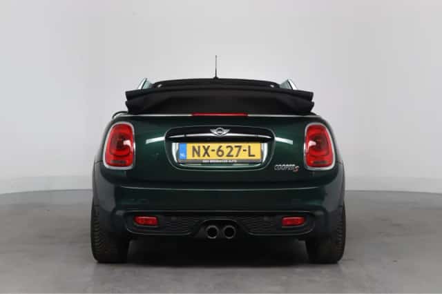 MINI Cabrio (2017) thumbnail 2