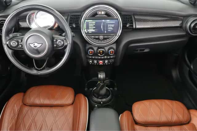 MINI Cabrio (2017) thumbnail 4