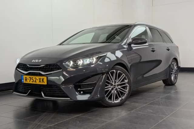 Kia Ceed Sportswagon (2022) thumbnail 1