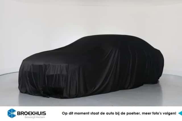 Ford Kuga (2023) thumbnail 2