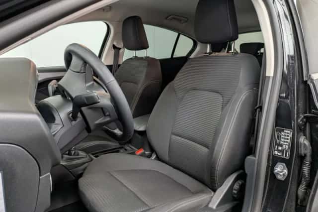 Ford Focus (2024) thumbnail 3