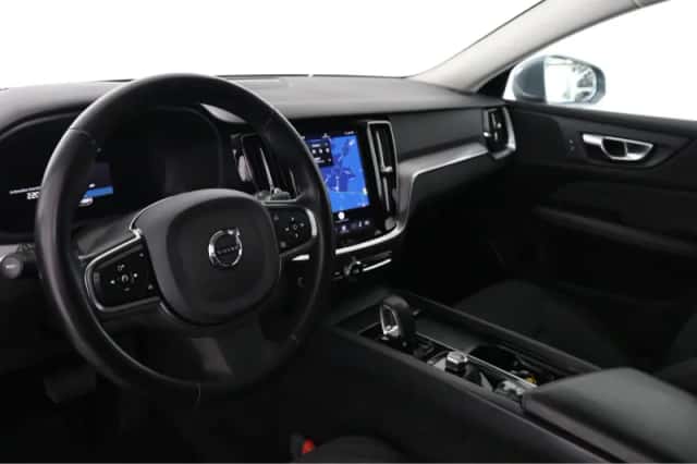 Volvo V60 (2023) thumbnail 5