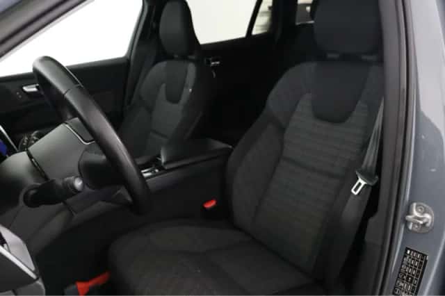 Volvo V60 (2023) thumbnail 6