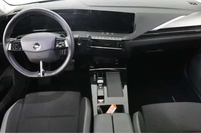 Opel Astra (2023) thumbnail 4
