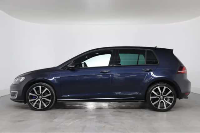 Volkswagen Golf (2016) thumbnail 2