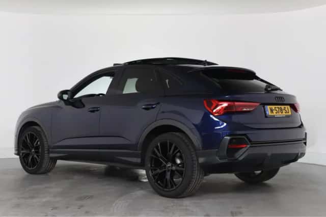 Audi Q3 (2022) thumbnail 3