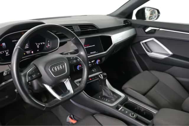 Audi Q3 (2022) thumbnail 5