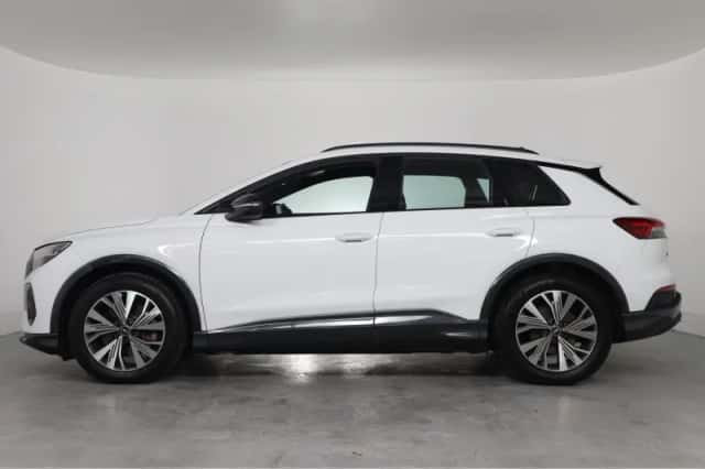 Audi Q4 e-tron (2022) thumbnail 2