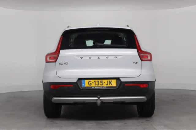 Volvo XC40 (2019) thumbnail 3
