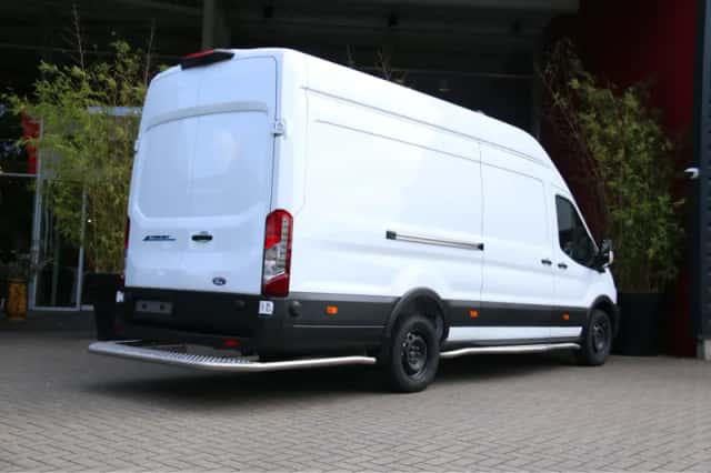 Ford E-Transit (2025) thumbnail 3