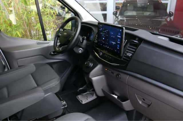 Ford E-Transit (2025) thumbnail 5