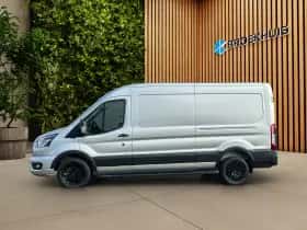Ford Transit (2024) thumbnail 3