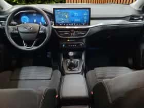 Ford Focus (2024) thumbnail 3
