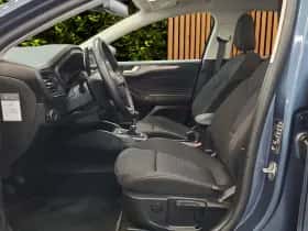 Ford Focus (2024) thumbnail 5
