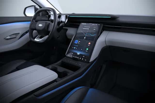 Ford Explorer (2026) thumbnail 5
