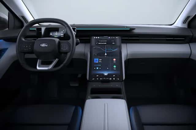 Ford Explorer (2026) thumbnail 6