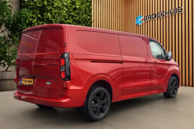 Ford Transit Custom (2024) thumbnail 2
