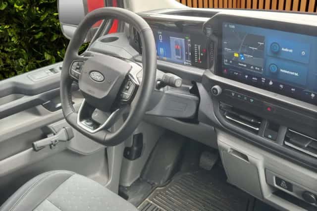 Ford Transit Custom (2024) thumbnail 3