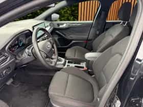 Ford Focus (2024) thumbnail 4