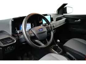 Ford Transit Courier (2024) thumbnail 12