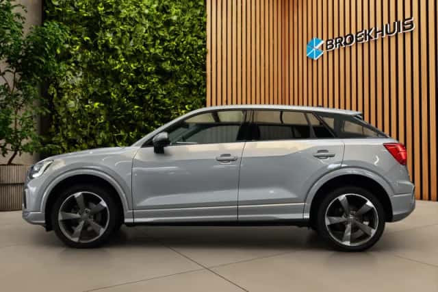 Audi Q2 (2021) thumbnail 3