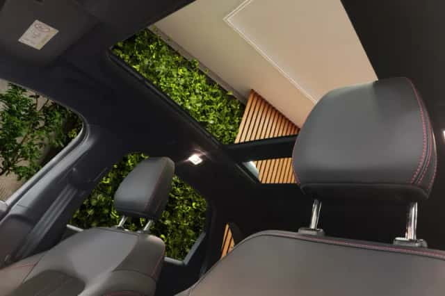 Ford Kuga (2025) thumbnail 6
