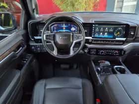 Chevrolet Silverado (2023) thumbnail 11