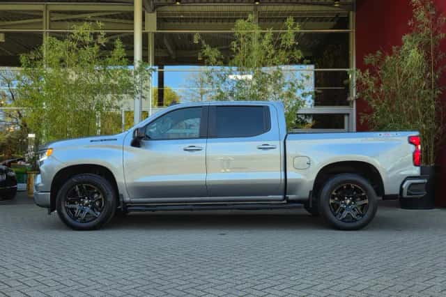 Chevrolet Silverado (2023) thumbnail 4