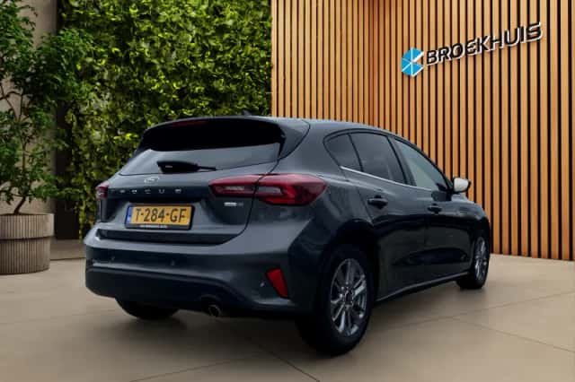 Ford Focus (2023) thumbnail 2