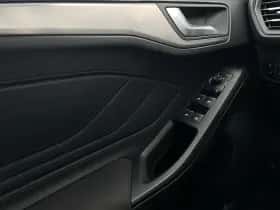 Ford Focus (2023) thumbnail 12