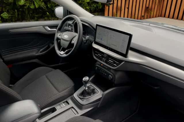 Ford Focus (2023) thumbnail 3